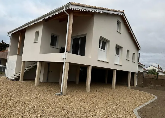 Maison Pilotis 12 Pers 50m *